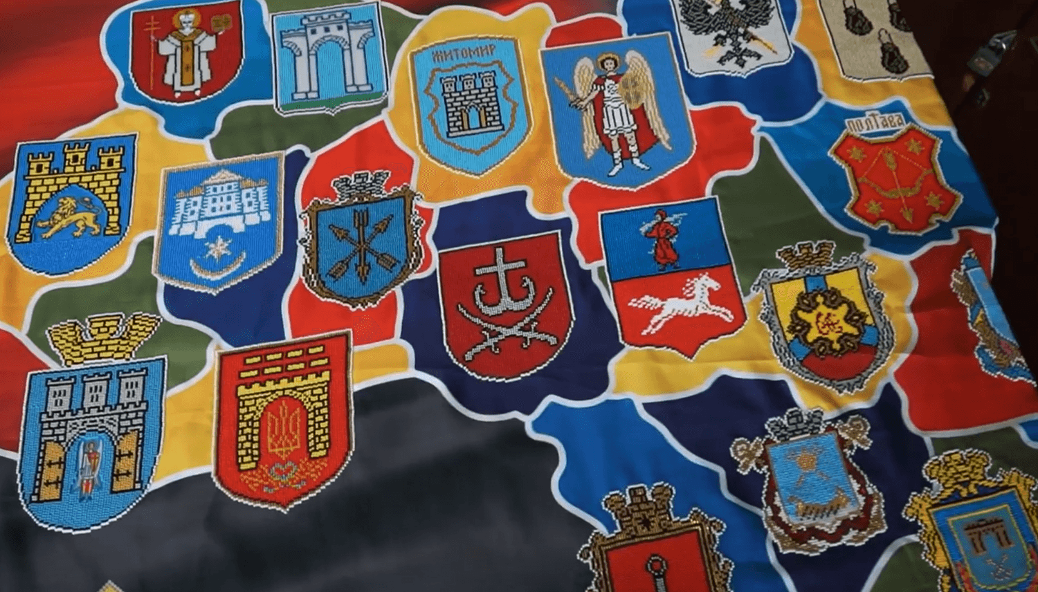 У Полтаві презентували вишиту карту України