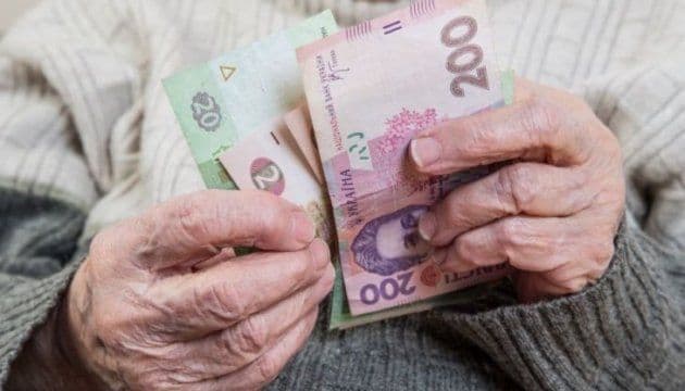 Пенсіонера з Полтави ошукали на 200 тисяч гривень