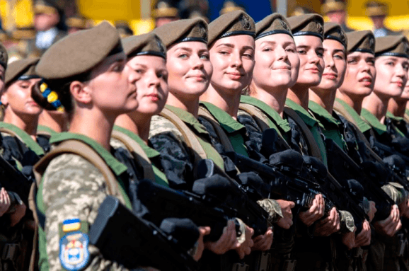 Бухгалтери, медики та картографи: скоротили перелік професій для обов'язкового військового обліку жінок