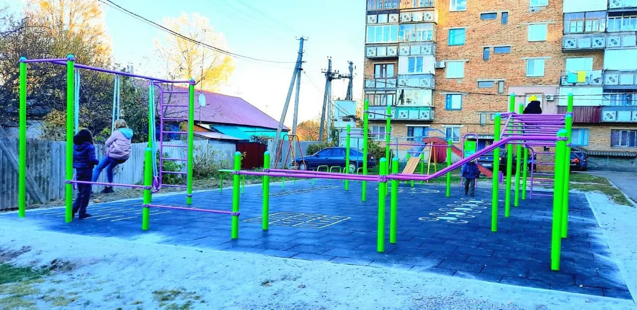 У Зінькові відкрили нові мультифункціональні спортмайданчики