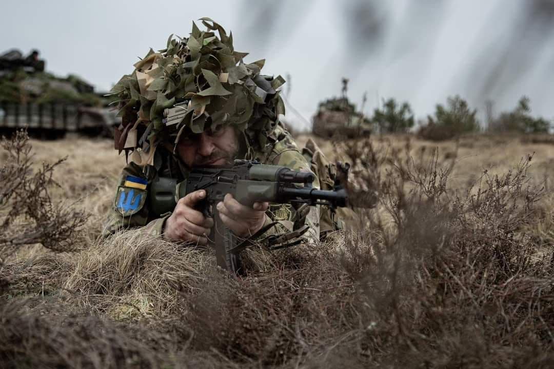 Від кухаря до снайпера — на посади у ЗСУ набирають добровольців