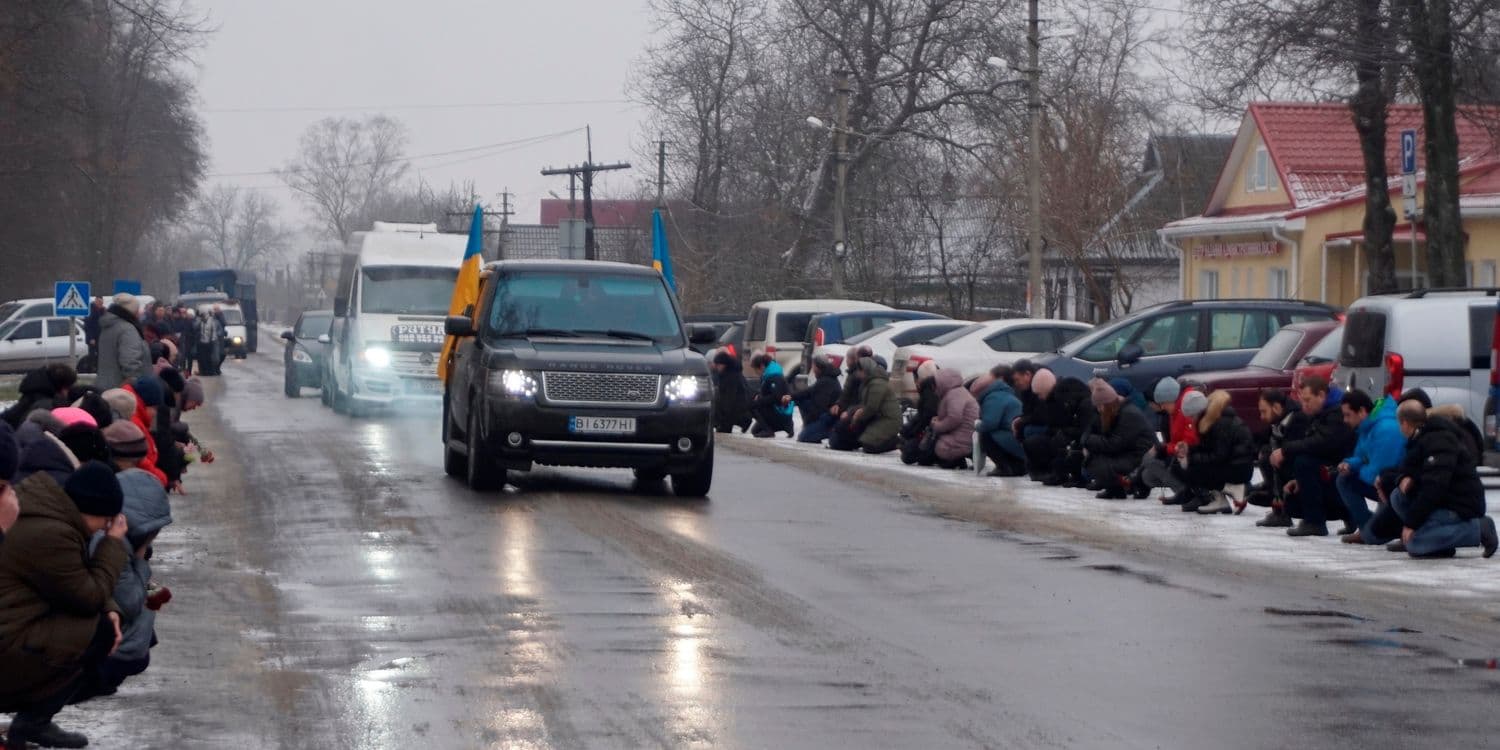 У Глобиному попрощалися з військовим, який загинув на Харківщині