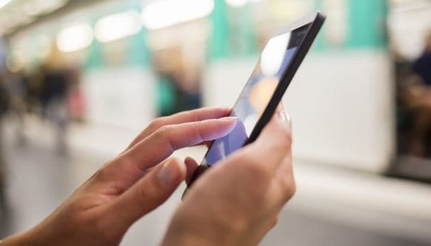 Для українців за кордоном створили застосунок для пошуку житла та роботи