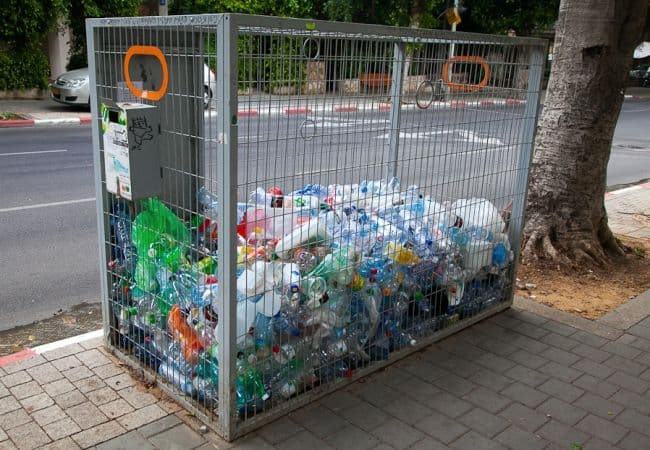 У Карлівській громаді встановлять контейнери для збору ПЕТ-пляшок