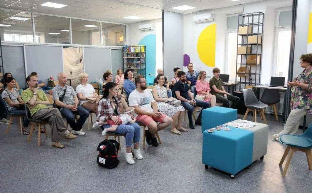 Полтавців запрошують долучитися до розмовного клубу англійської мови