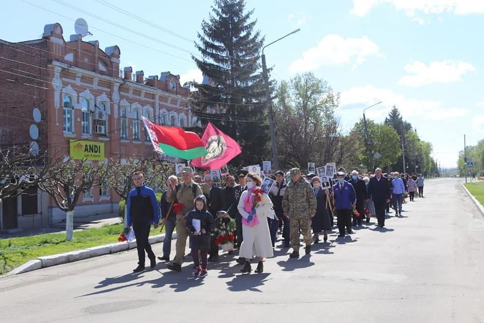 Зіньківській міський голова заперечив присутність прапору з Леніним на урочистій ході