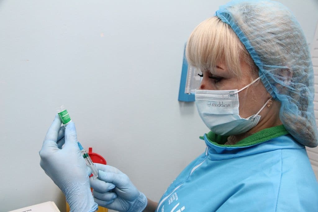 Заступники голови Полтавської ОДА зробили щеплення вакциною від коронавірусу
