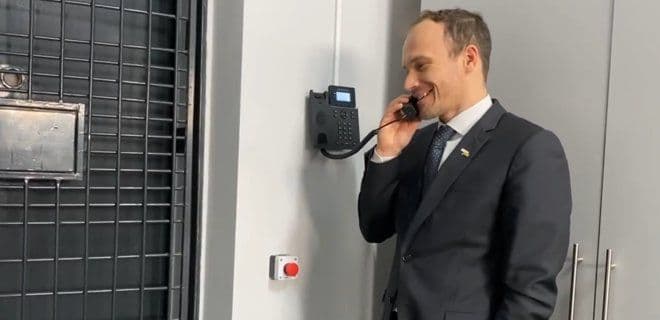 В українських СІЗО та в'язницях з'явиться платний інтернет