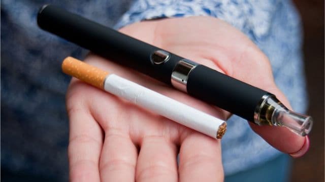 В Україні електронні сигарети прирівняли до звичайних