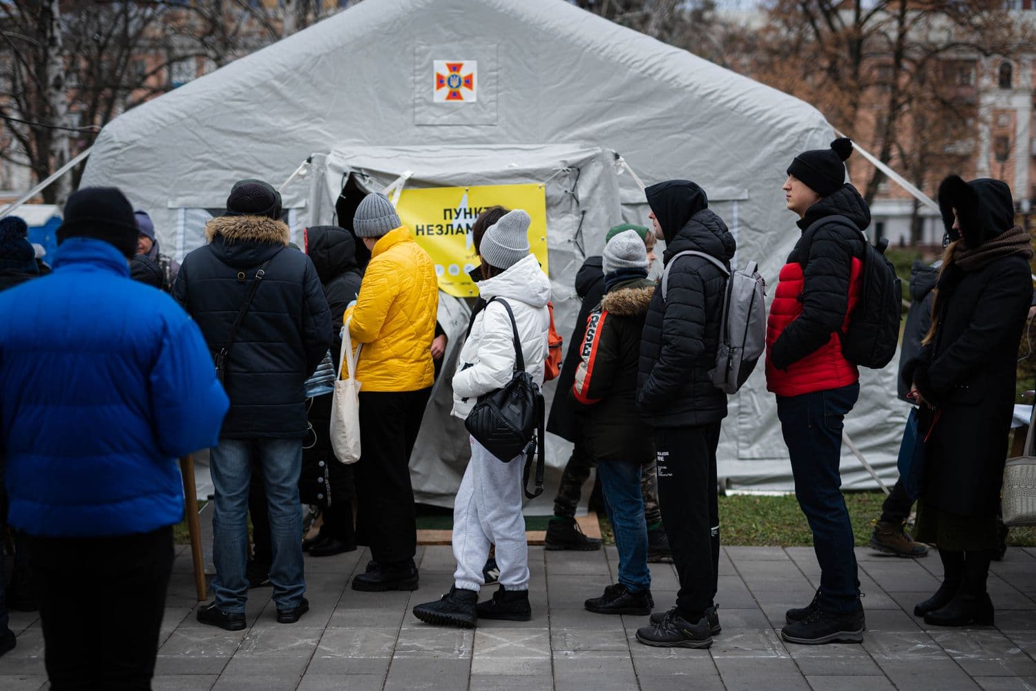 Майже 500 «Пунктів Незламності» та відсторонений заступник військкомату — головне за 5 жовтня