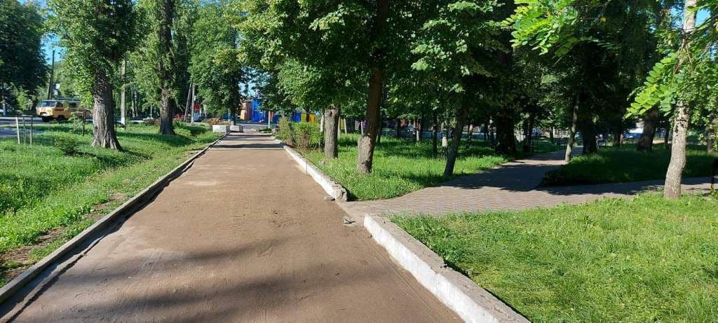 У Пирятині розпочали капітальний ремонт тротуару