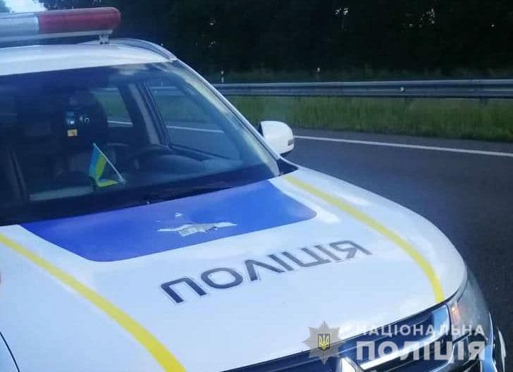 На Полтавщині чоловік намагався дати хабаря поліцейському