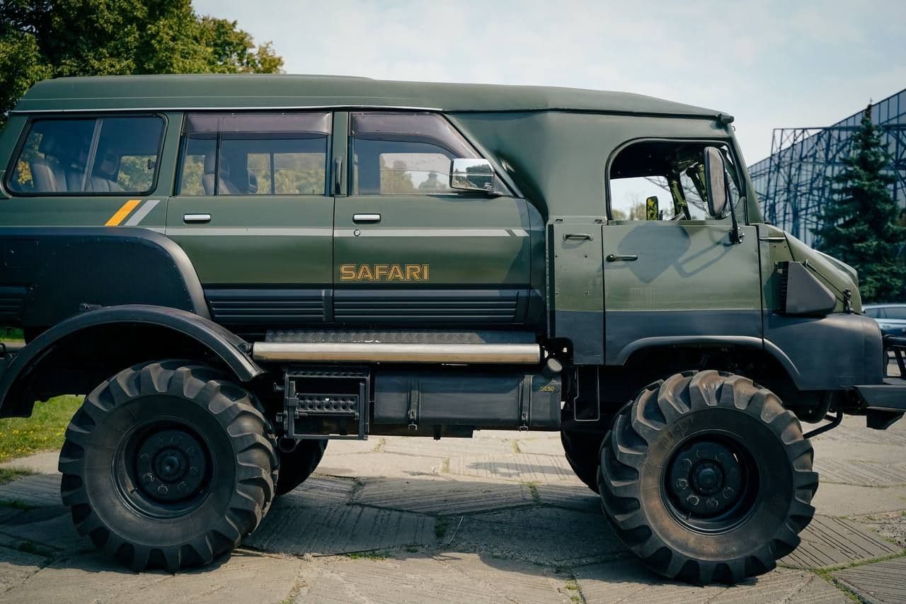 Полтавщина передала морпіхам французький всюдихід