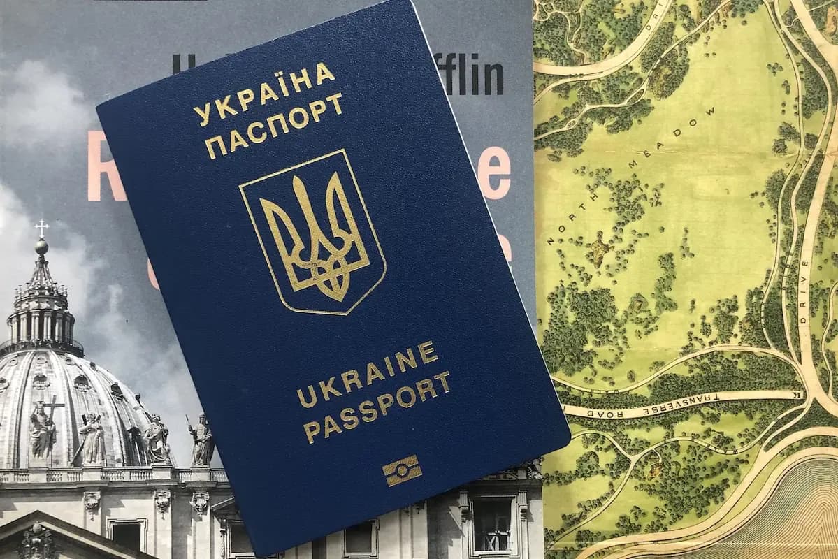 В Україні визнали недійсними частину закордонних паспортів