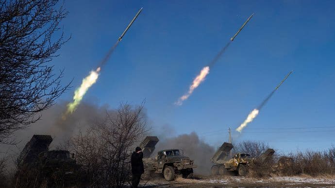 Окупанти погрожують виселити мешканців Херсонщини та обстрілюють градами — Генштаб