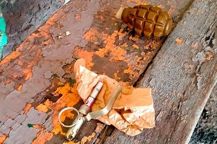 Поблизу Полтави чоловік ішов по трасі з гранатою