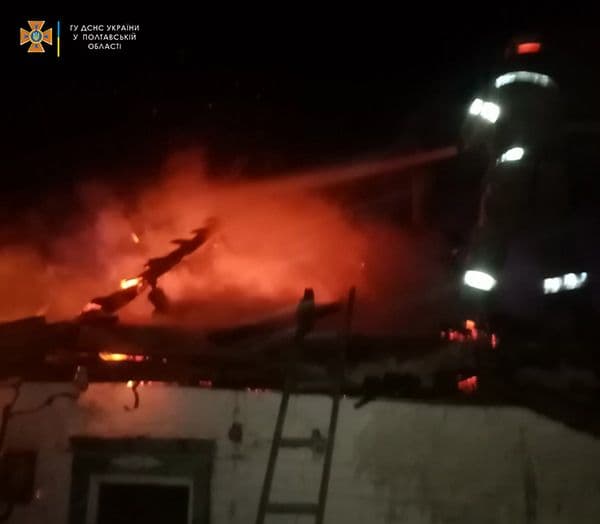 Рятувальники понад дві години гасили пожежу у Хоролі