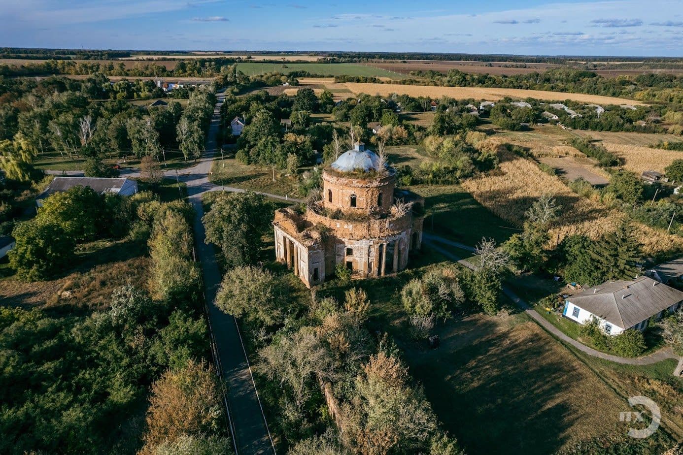Руїни величі. Як на Полтавщині занепадає одна з найбільших усипалень України (відео)