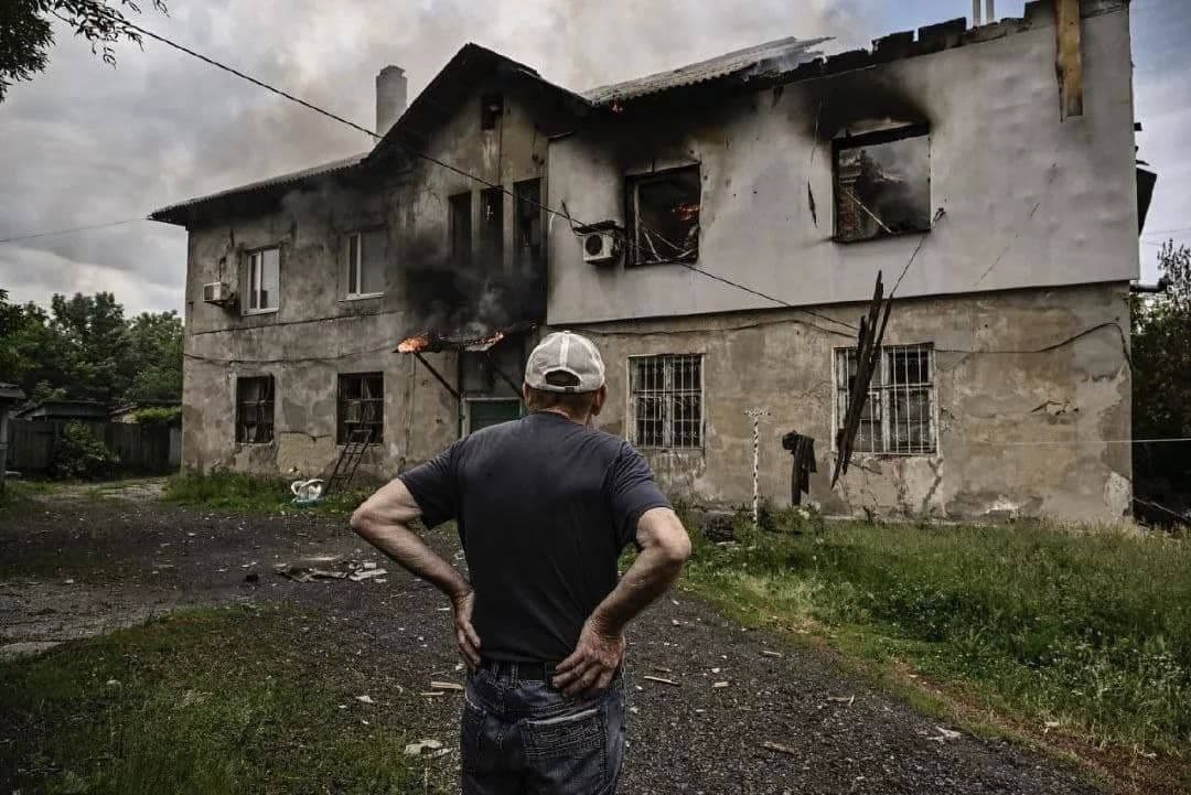 «Власність рф» — окупанти позначають табличками відібране житло на Херсонщині