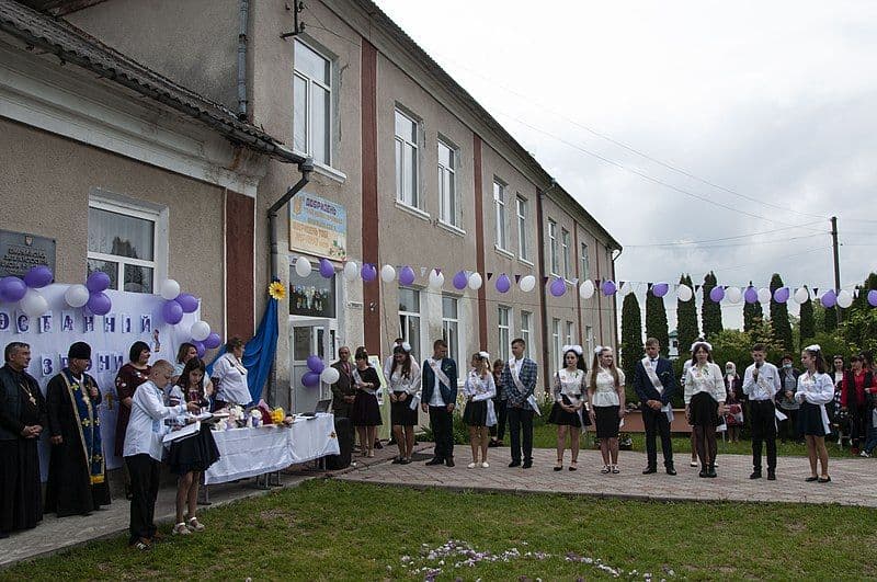 У школах Полтавщини визначилися з датами кінця навчального року