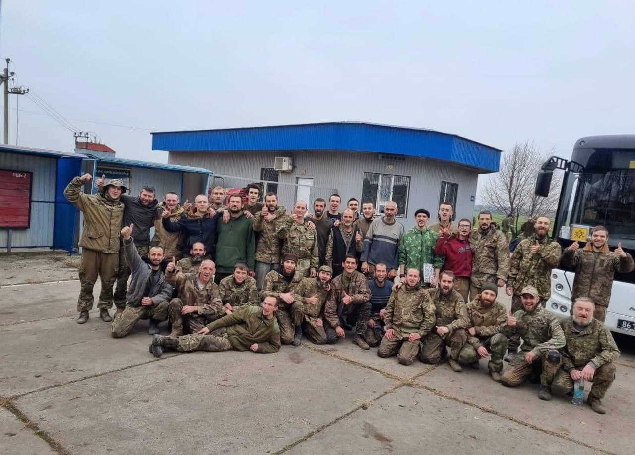 Україна повернула додому 45 військових