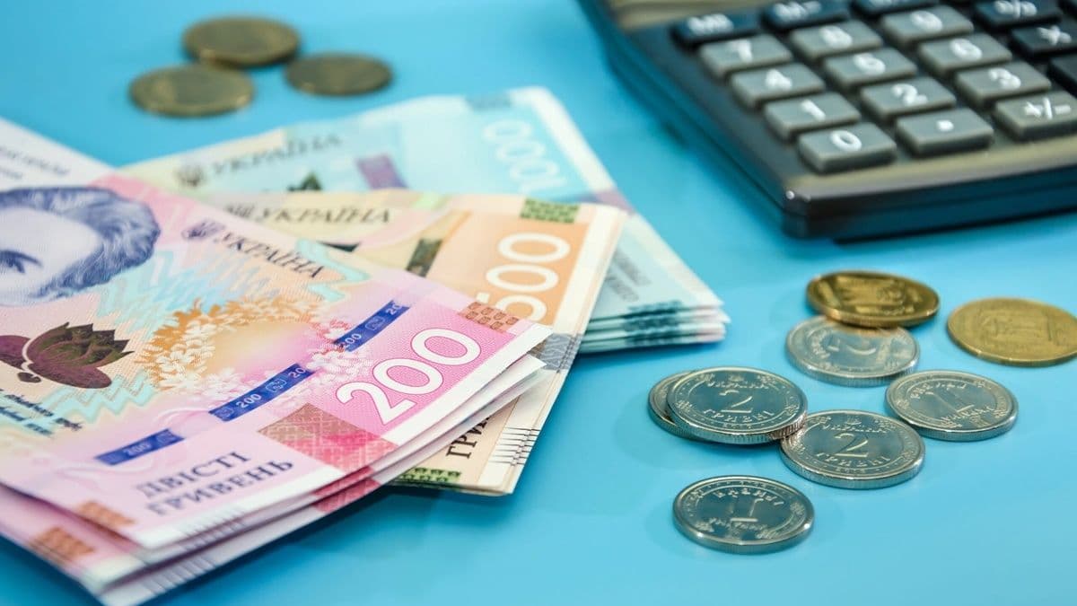 Як вимушеним переселенцям отримати пенсію та грошову допомогу під час війни