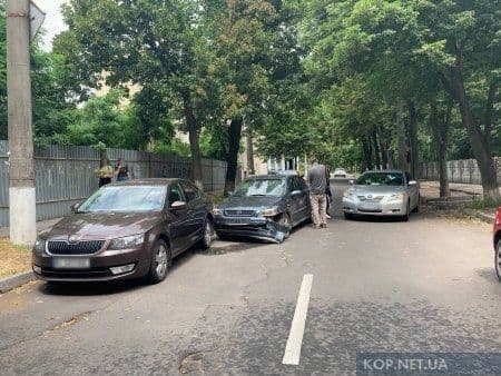 У Кременчуці виникла потрійна ДТП