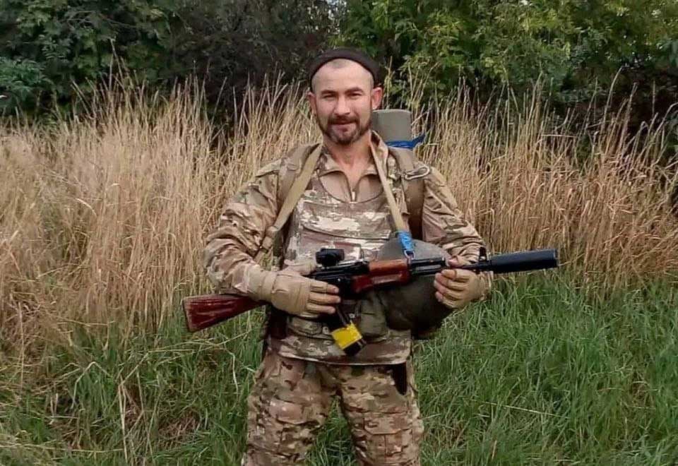 На Полтавщині попрощалися з воїном Русланом Колодяжним