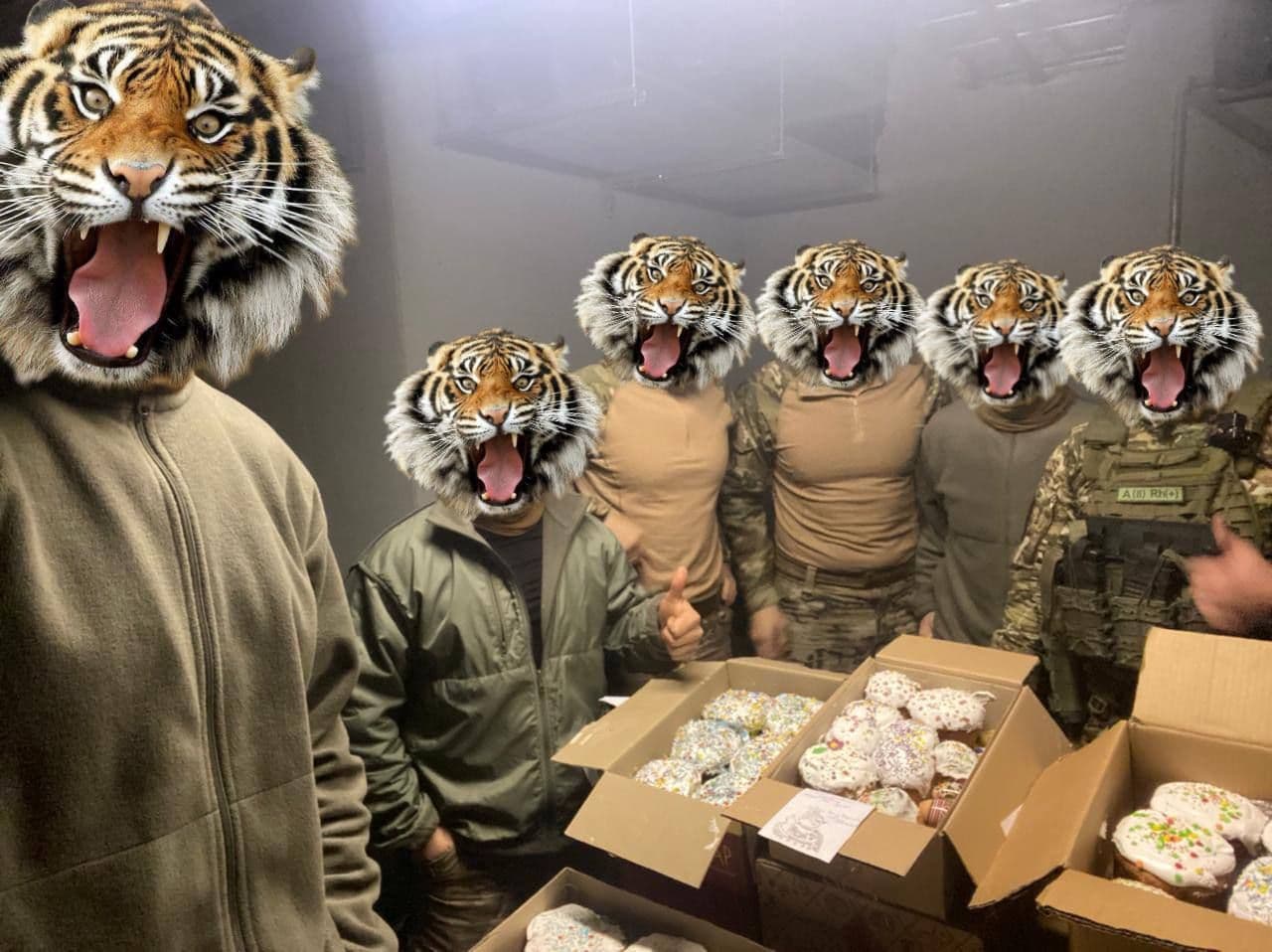 Полтавські патрульні передали захисникам Харкова майже три сотні пасок