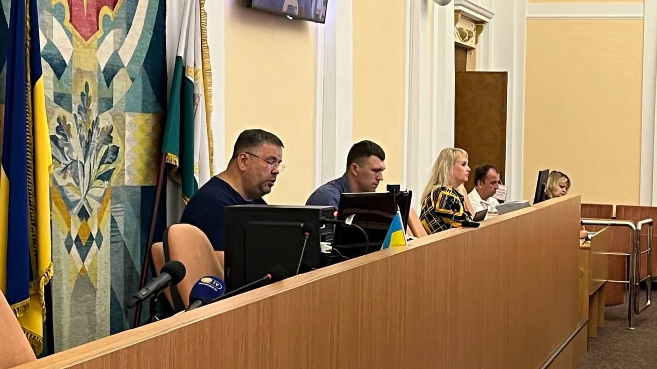 На сесію Карпова прийшли два депутати з 42