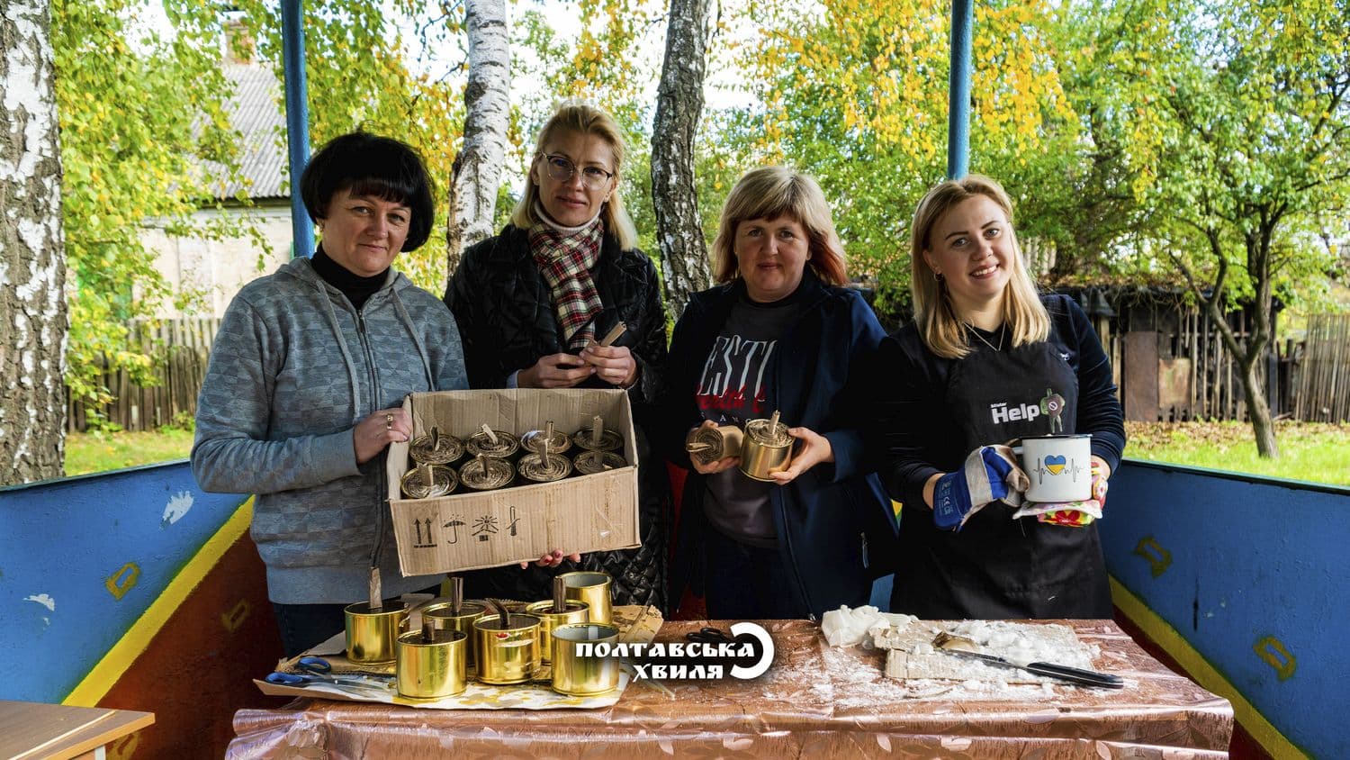 У кожного з нас свій фронт —  полтавські вчителі разом з учнями роблять для бійців окопні свічки (відео)