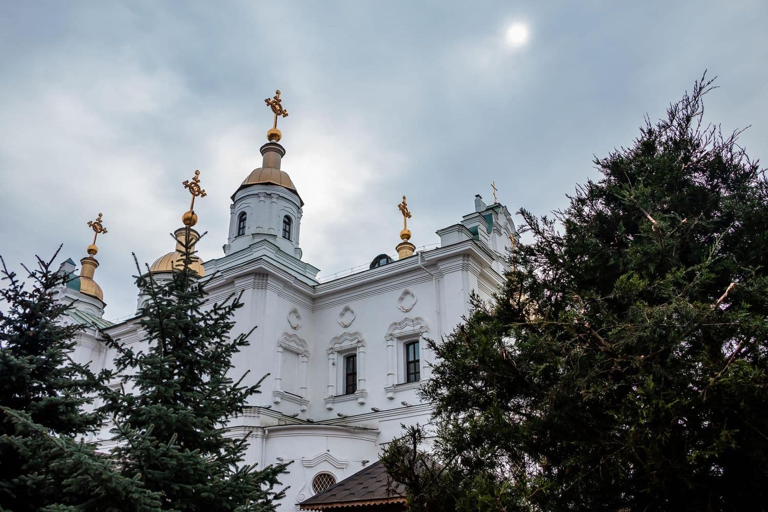 Яку погоду прогнозують у Полтаві на Великдень