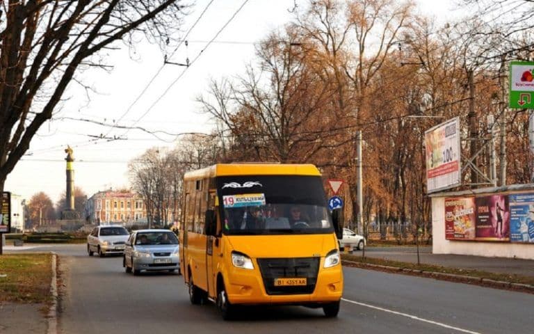 Маска, антисептик і перепустка: у Полтаві перевірили громадський транспорт