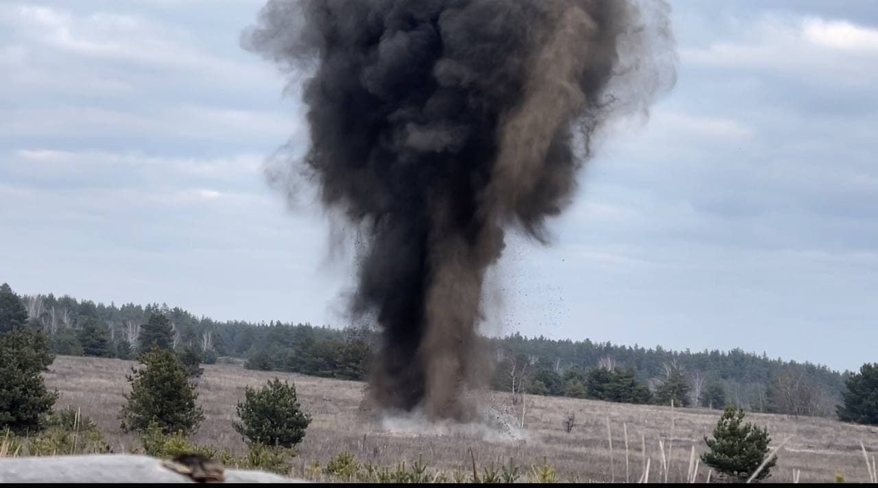 На Полтавщині підірвали 200 снарядів. ФОТО, ВІДЕО