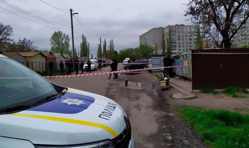 Біля сміттєвих баків у Кременчуці знайшли тіло жінки