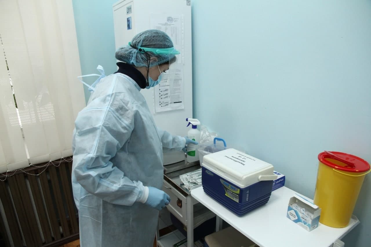 У Кременчуці 170 медиків зробили щеплення вакциною проти коронавірусу