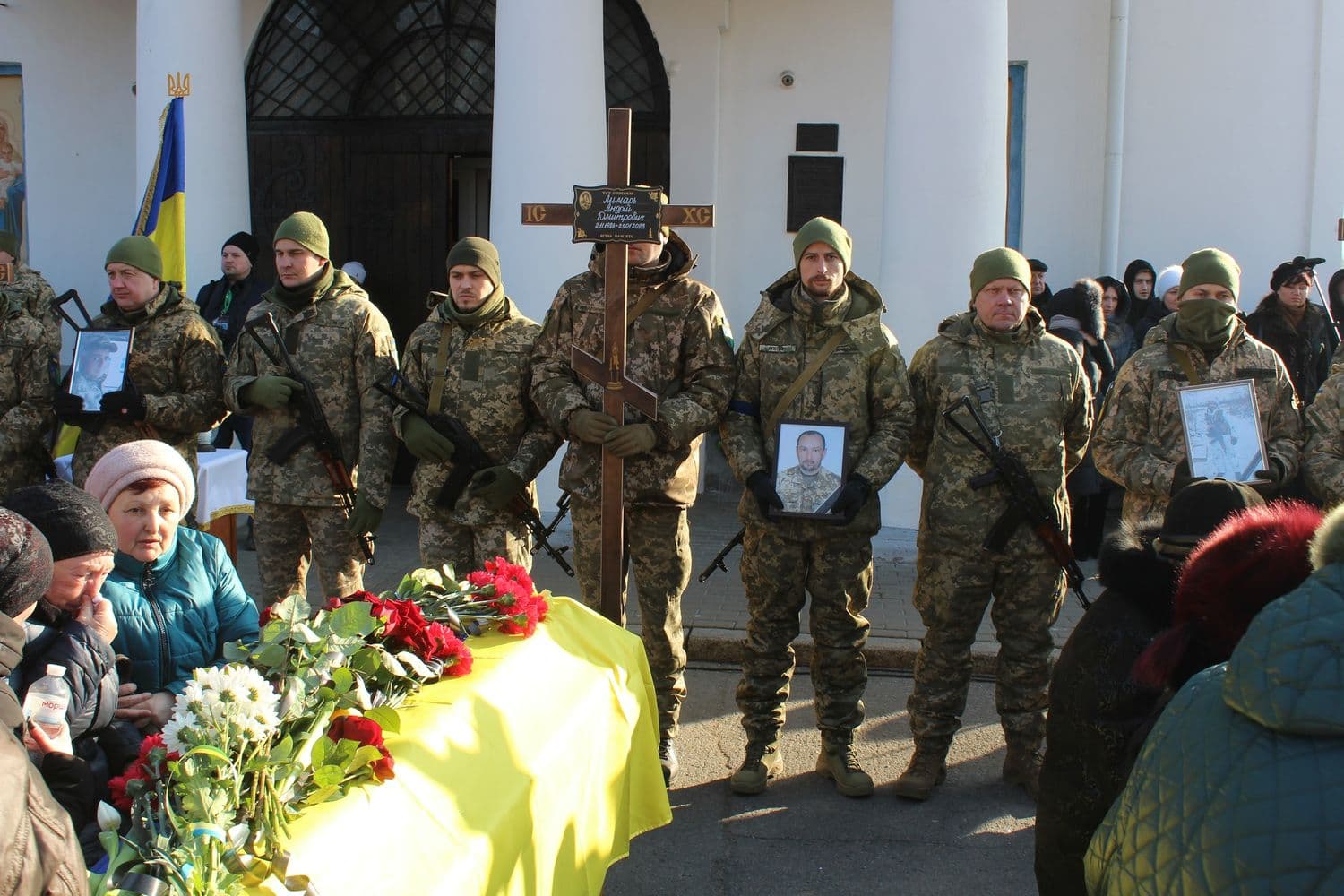 У Полтаві попрощалися з сімома загиблими захисниками на війні