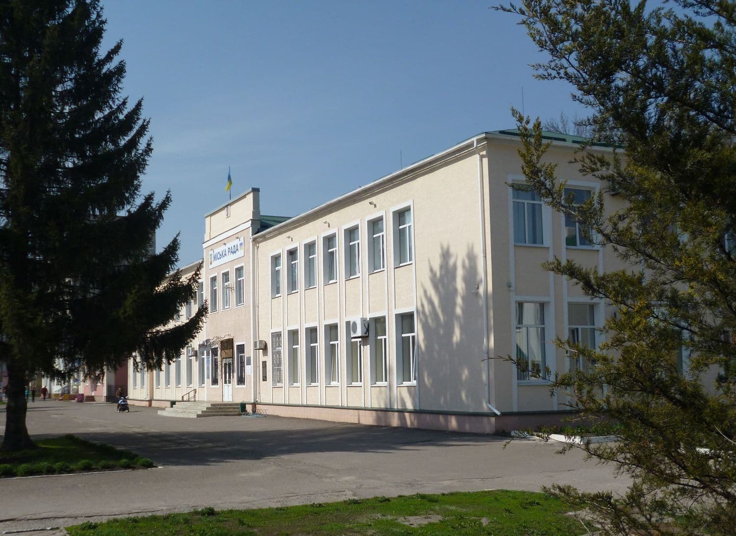 У Карлівці проведуть позачергові вибори депутатів до міської ради