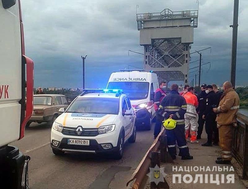 У Кременчуці чоловік хотів стрибнути з «Крюківського мосту»