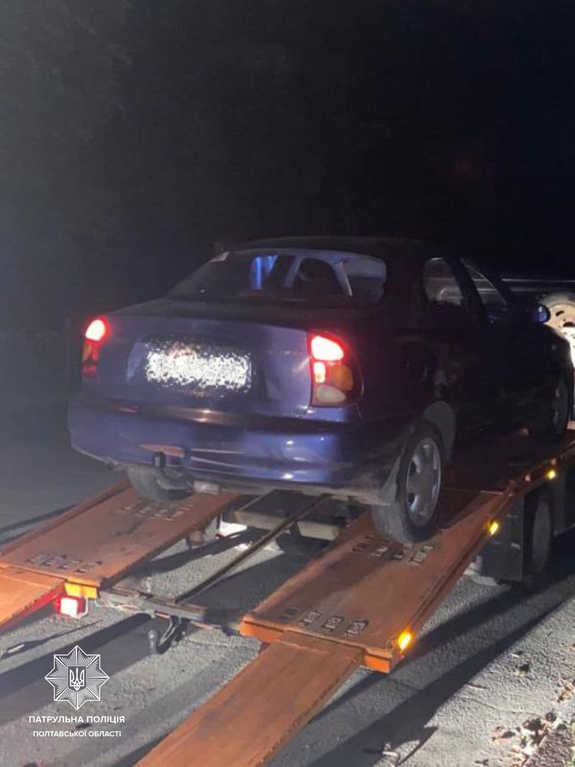 У Полтаві п'яний водій протаранив припарковане авто