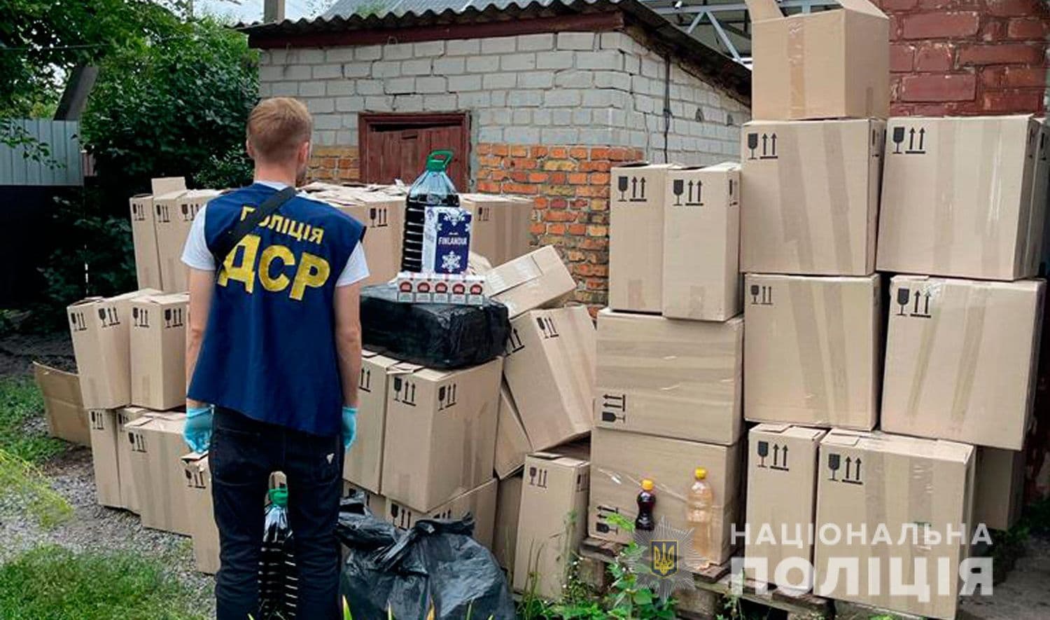 На Полтавщині викрили підприємство, на якому виготовляли підроблений алкоголь