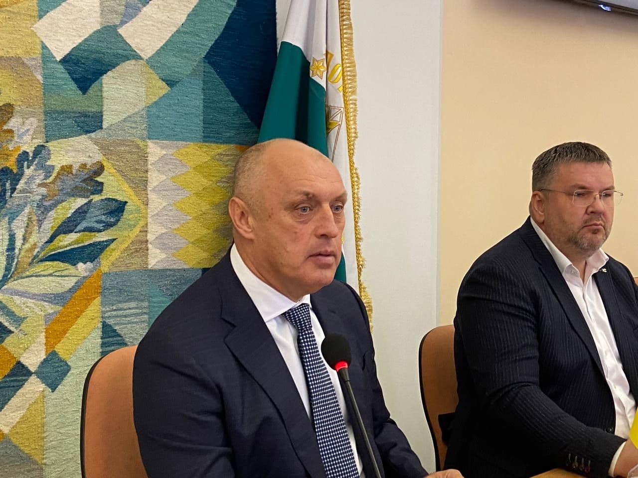 Мамай порвав письмову пропозицію громадян про внесення питання по «Європейському кварталу» на порядок денний
