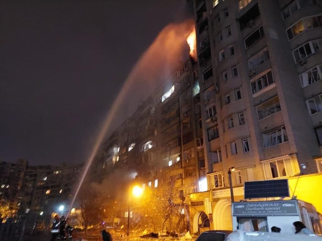 Ситуація у Києві загрозлива: людей евакуюють