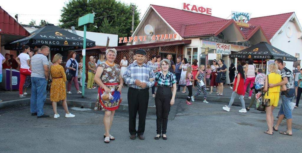 У Пирятині пройшов традиційний карнавал «Королева бензоколонки» (фото)