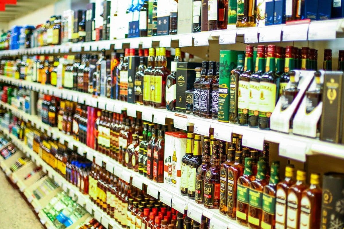 Відзавтра на Полтавщині дозволили продаж міцного алкоголю