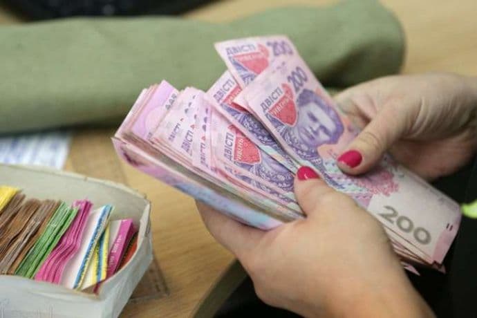 Пенсійний фонд Полтавщини змінив номери гарячих ліній: куди звертатись