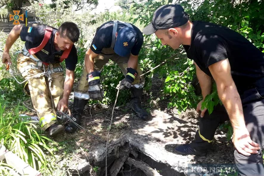 У Кременчуцькому районі чоловік впав у десятиметровий колодязь