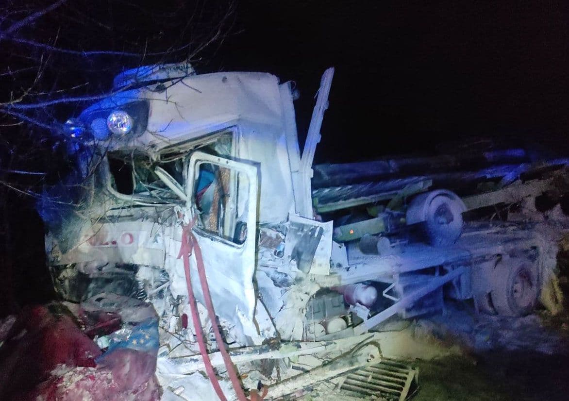 На Лубенщині зіштовхнулись фури — є постраждалий