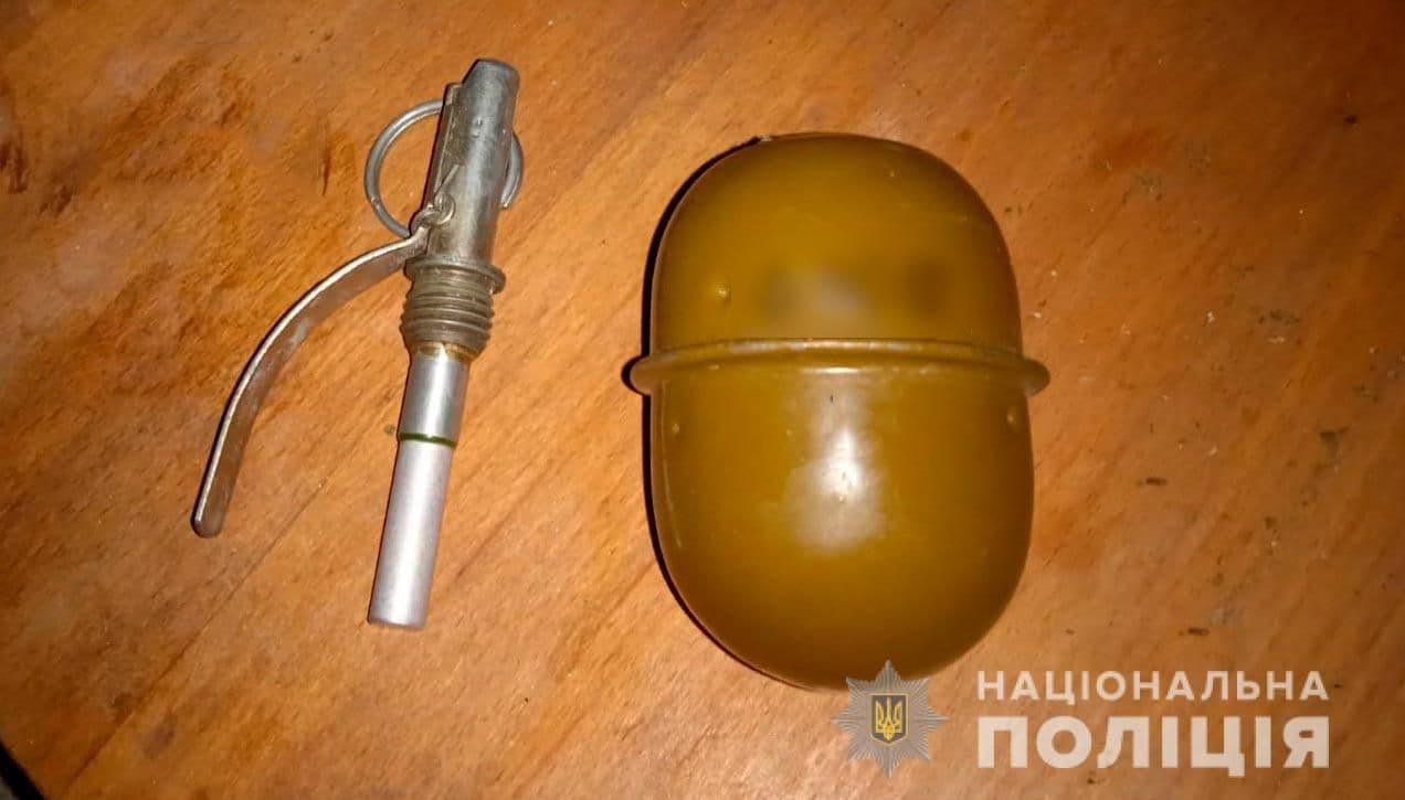 Жителю Полтавщини, у якого знайшли бойову гранату, вручили підозру