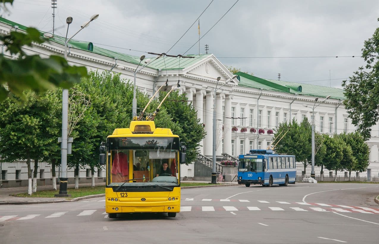 Полтавці розповіли, як ставляться до підвищення ціни на проїзд - відео